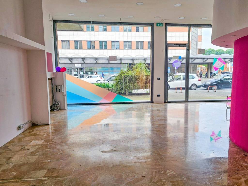 negozio in affitto a Brescia in zona Mompiano