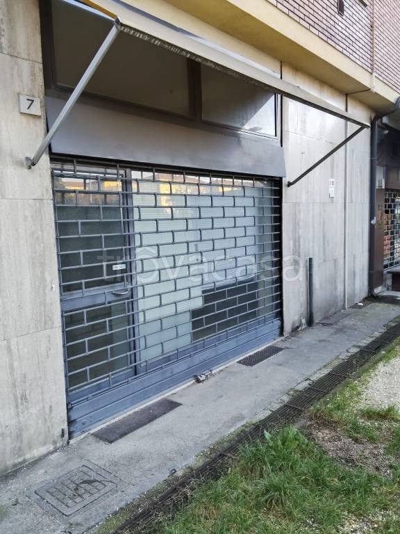 negozio in affitto a Brescia