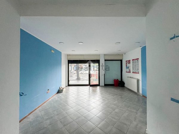 negozio in affitto a Brescia in zona Volta