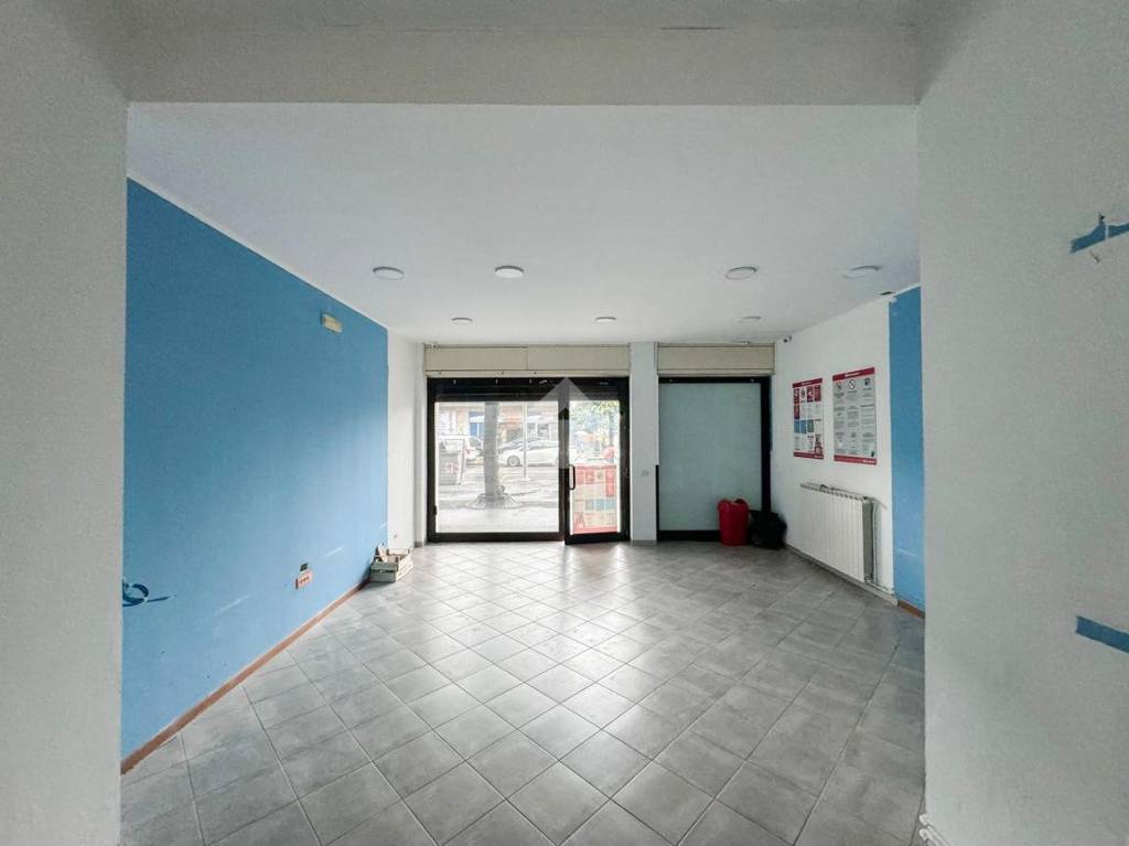 negozio in affitto a Brescia in zona Volta
