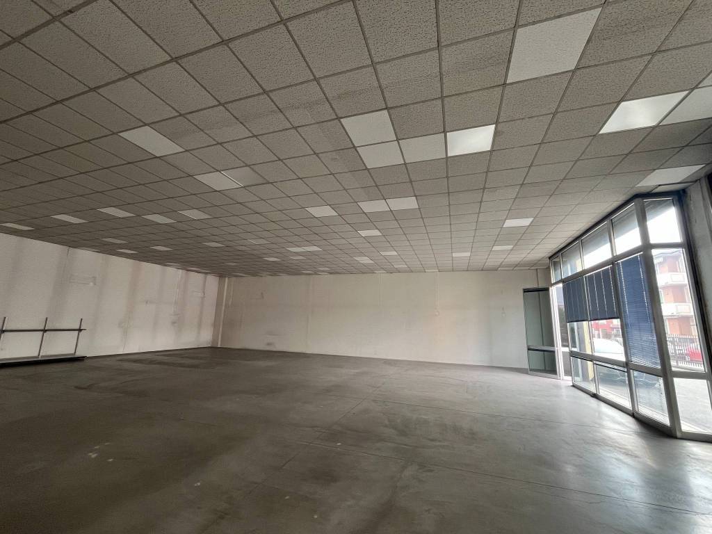 locale commerciale in affitto a Brescia in zona Volta