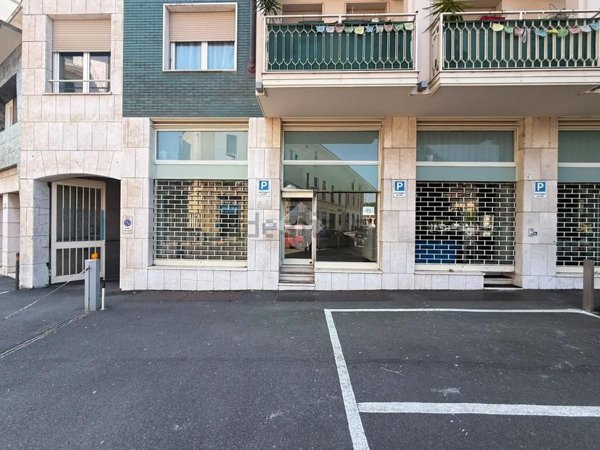 negozio in affitto a Brescia in zona Porta Venezia