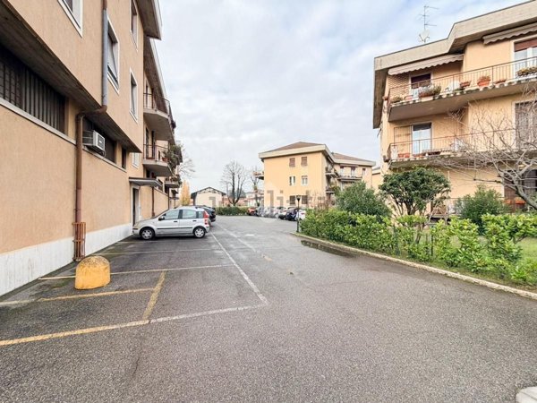 locale di sgombero in affitto a Brescia