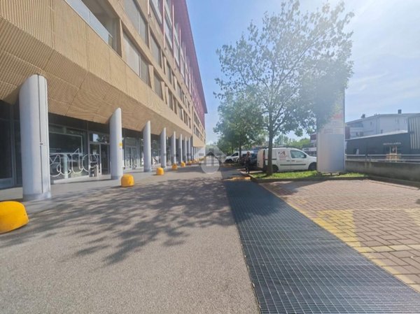 ufficio in affitto a Brescia in zona Quartiere Primo Maggio