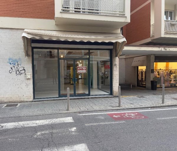 negozio in affitto a Brescia in zona Volta