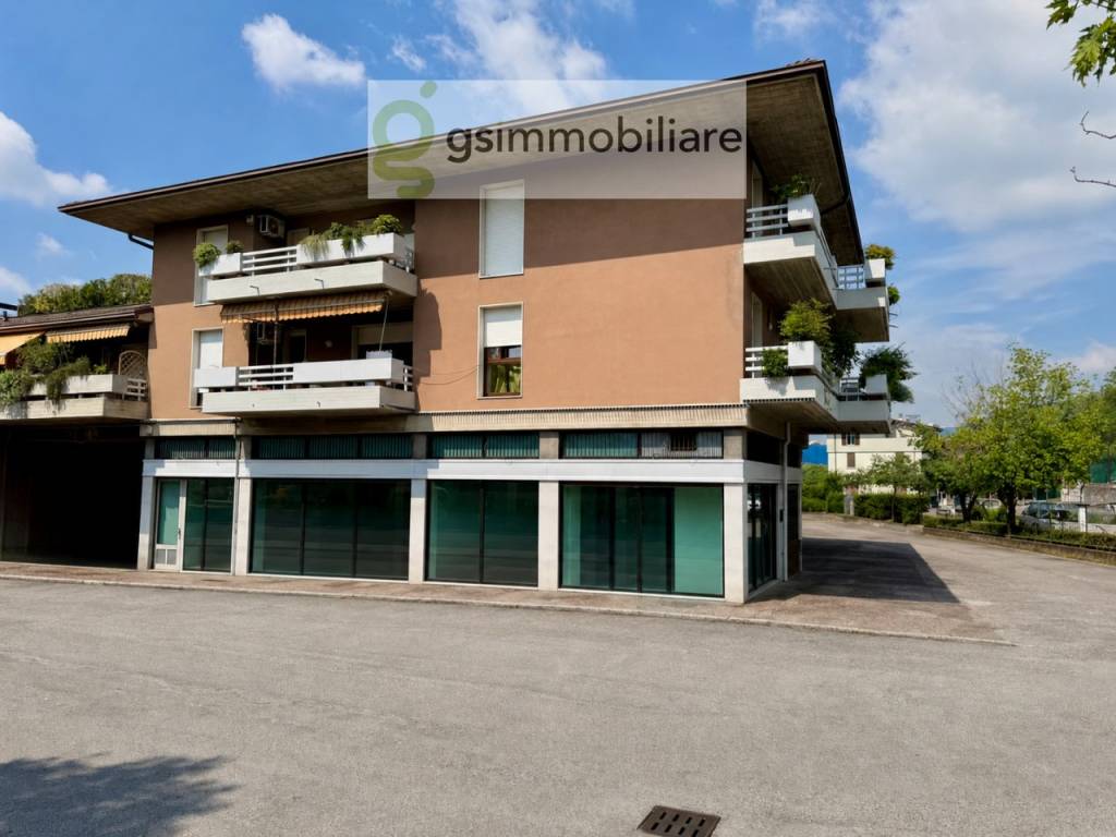 negozio in affitto a Brescia in zona San Bartolomeo