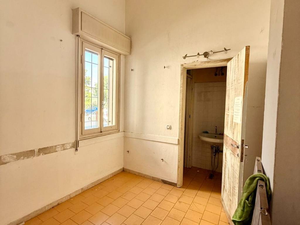 negozio in affitto a Brescia in zona Crocifissa di Rosa