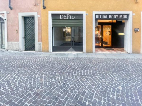 negozio in affitto a Brescia in zona Centro Storico