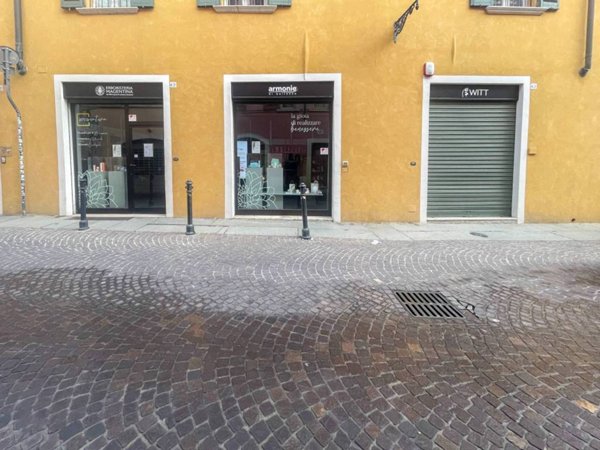 negozio in affitto a Brescia in zona Centro Storico