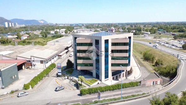 ufficio in affitto a Brescia in zona Volta