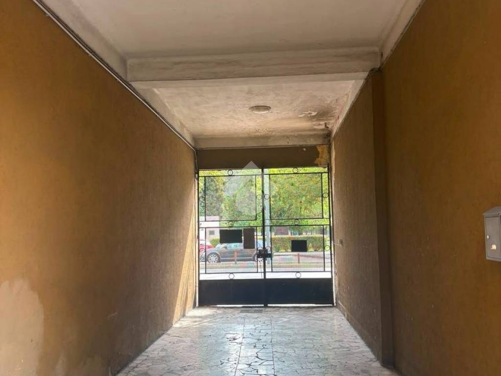 negozio in affitto a Brescia in zona Lamarmora