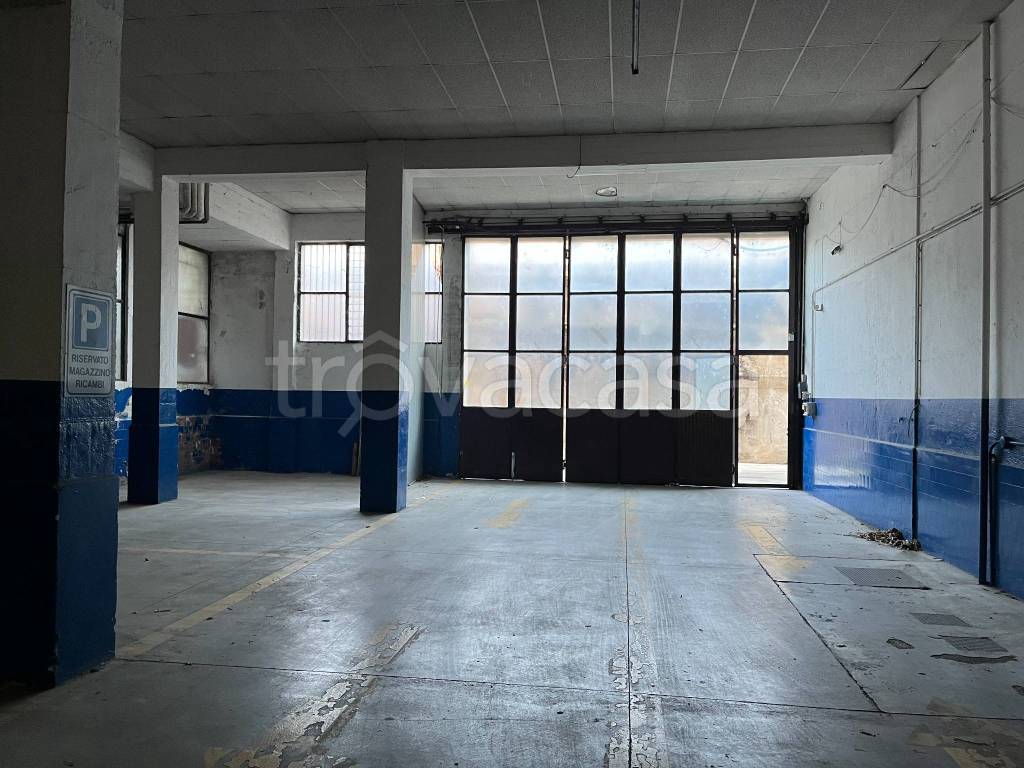 locale commerciale in affitto a Brescia