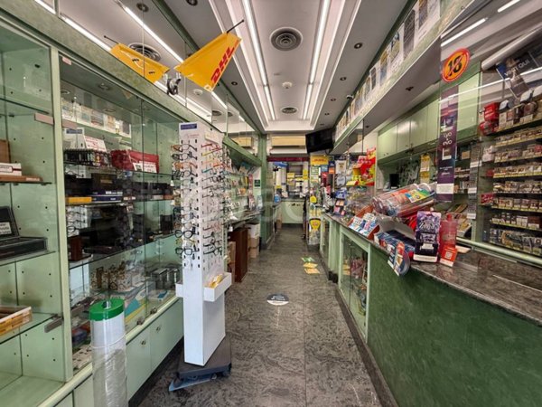 negozio in vendita a Brescia in zona Fiumicello