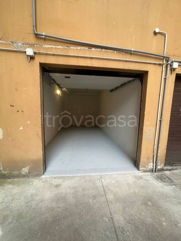 box auto in affitto a Brescia in zona Costalunga