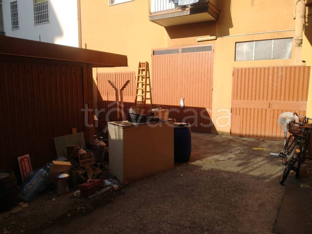 locale commerciale in affitto a Brescia in zona Porta Milano