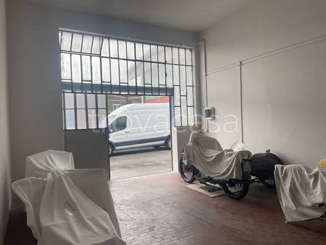 locale commerciale in affitto a Calcinato