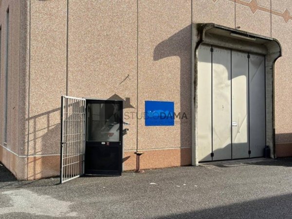 locale commerciale in affitto a Calcinato