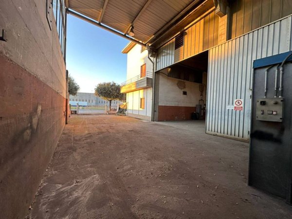 locale commerciale in affitto a Calcinato