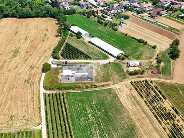 negozio in affitto a Calvagese della Riviera