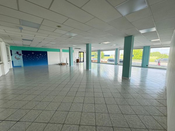 locale commerciale in affitto a Calvisano