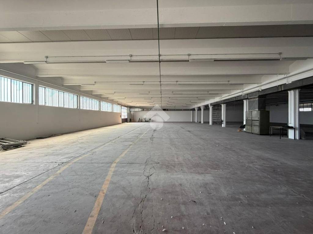 locale commerciale in affitto a Calvisano