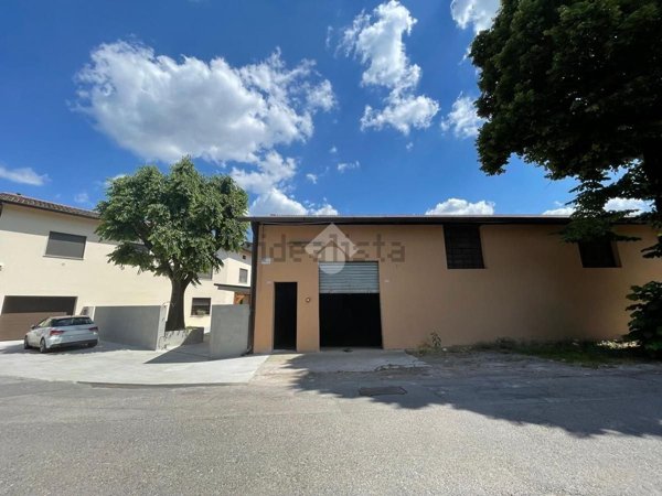 locale commerciale in affitto a Calvisano