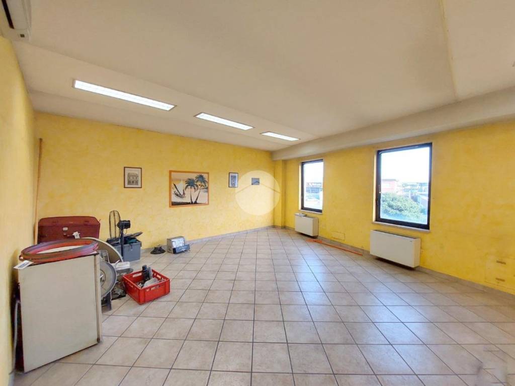 locale commerciale in affitto a Capriano del Colle