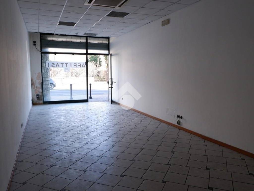 negozio in affitto a Capriolo