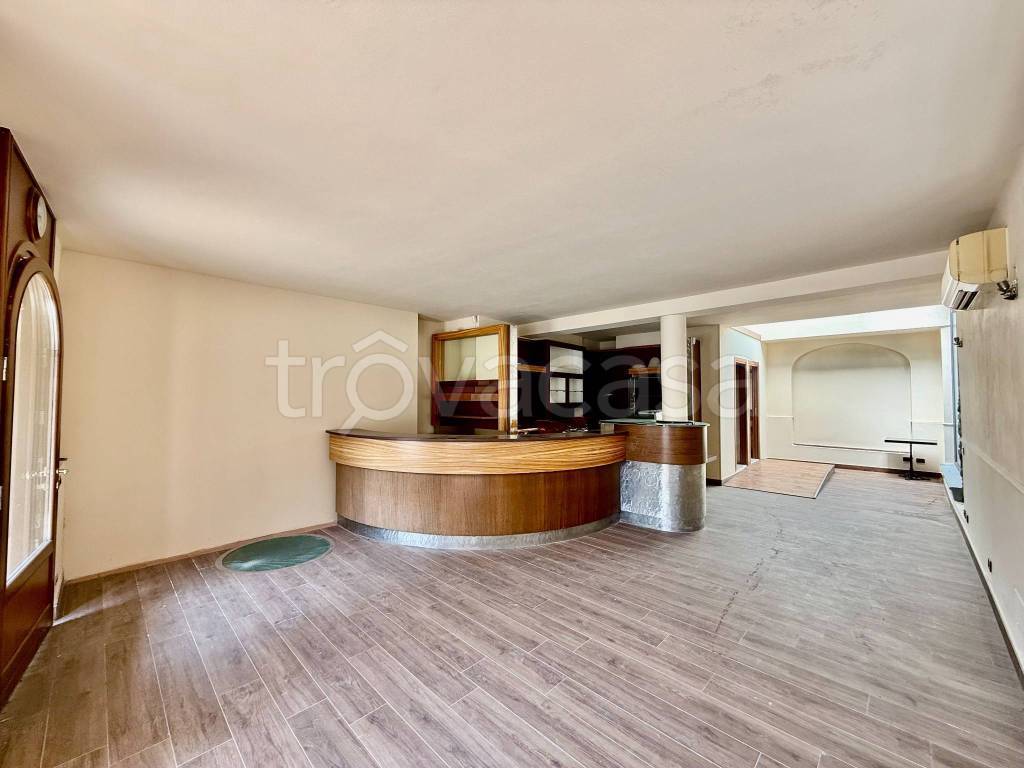 negozio in affitto a Capriolo