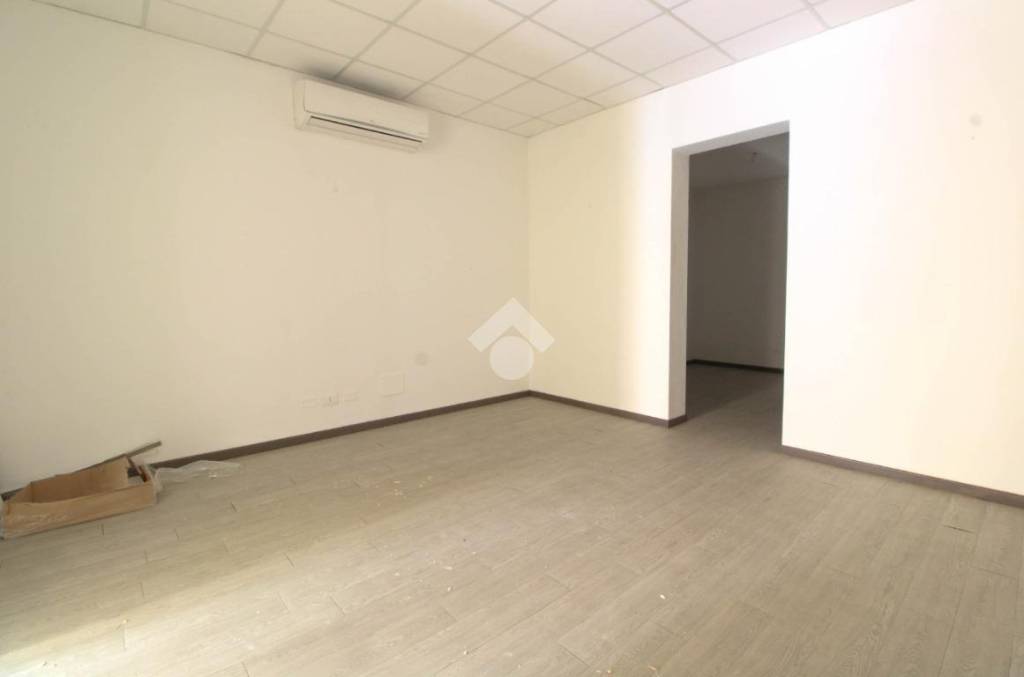 negozio in affitto a Capriolo