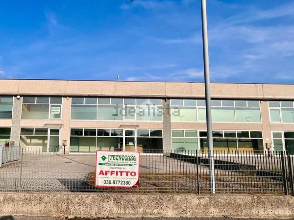 locale di sgombero in affitto a Capriolo