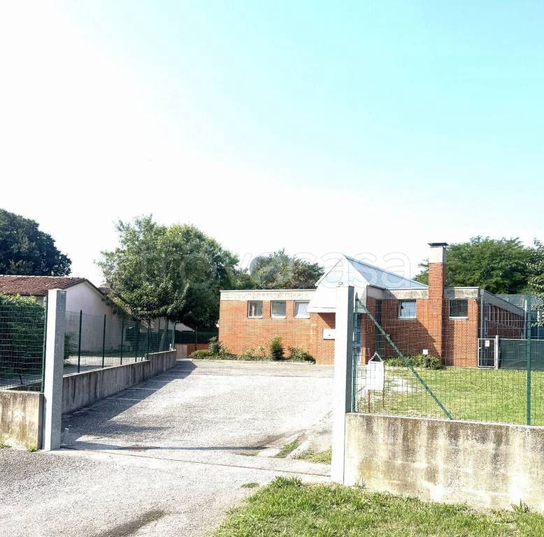 locale commerciale in affitto a Carpenedolo