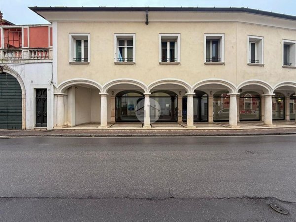 locale commerciale in affitto a Carpenedolo