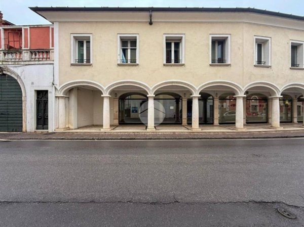 quadrivano in affitto a Carpenedolo