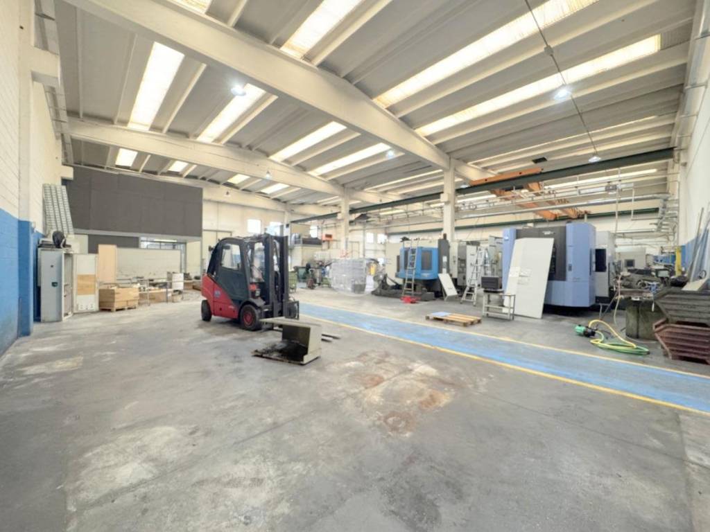 locale commerciale in affitto a Castegnato