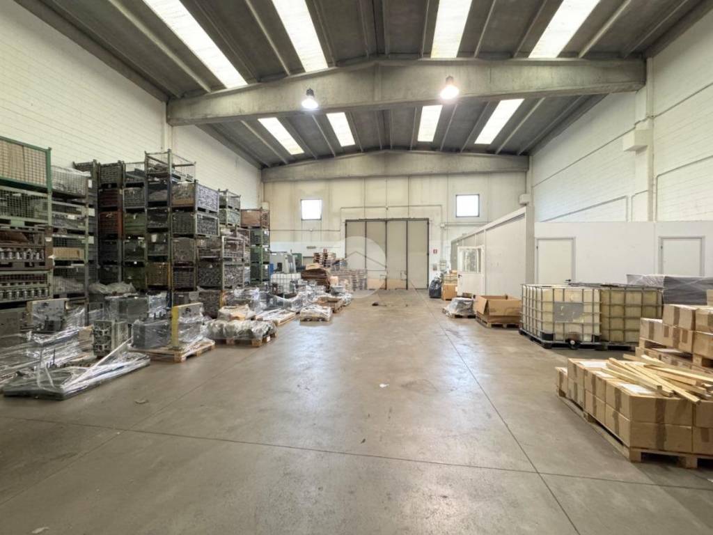 locale commerciale in affitto a Castegnato