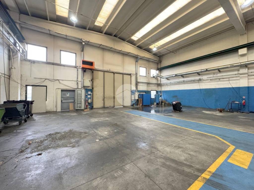 locale commerciale in affitto a Castegnato