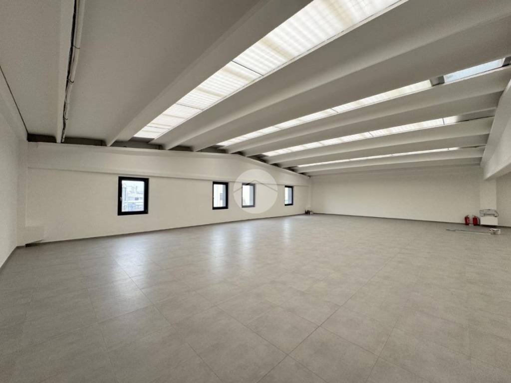 locale commerciale in affitto a Castegnato