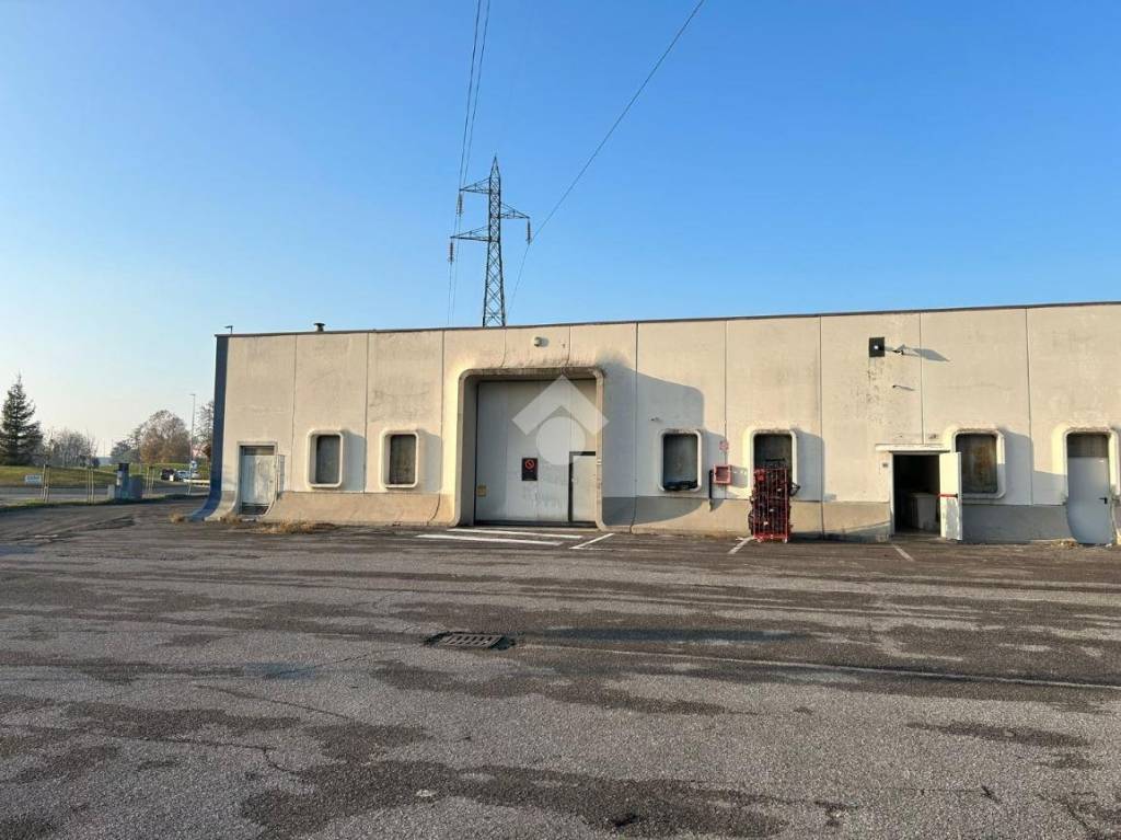 locale commerciale in affitto a Castel Mella