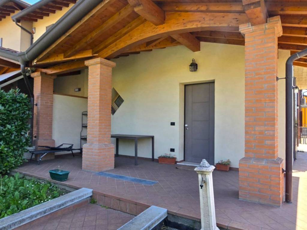 casa indipendente in affitto a Castel Mella