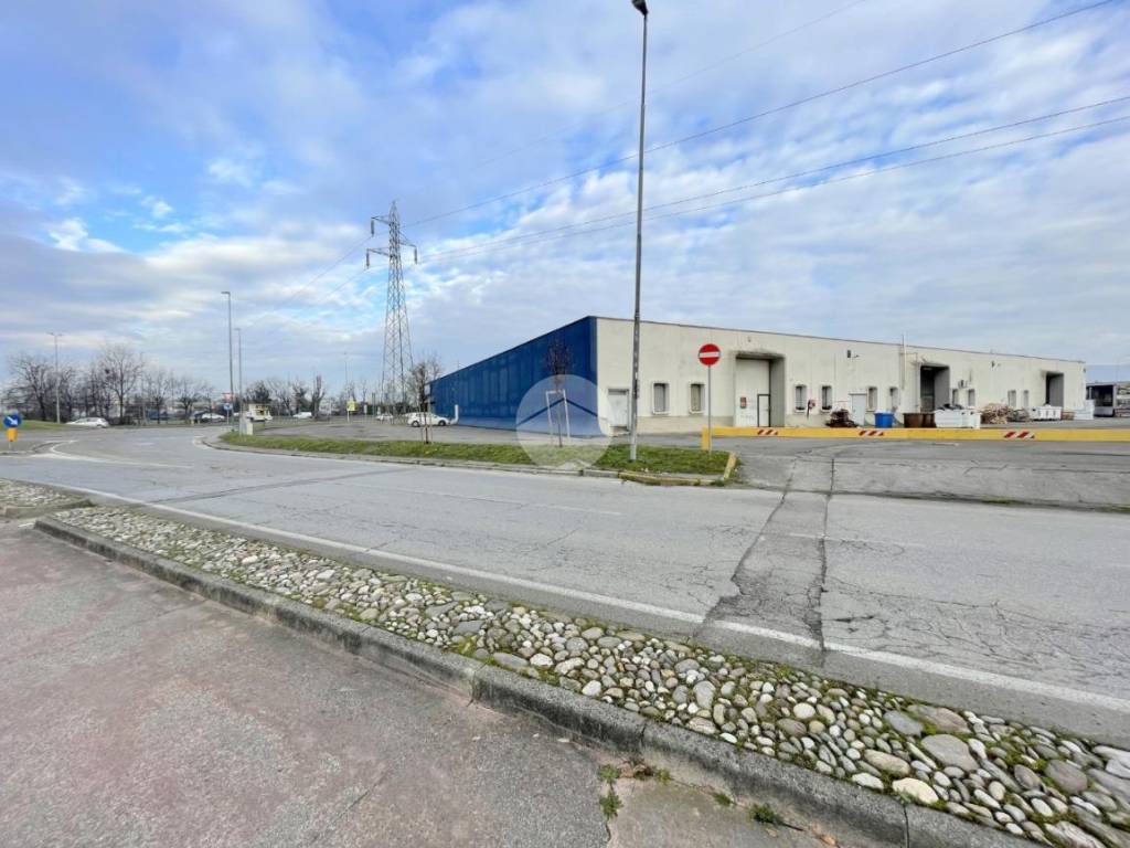 locale commerciale in affitto a Castel Mella