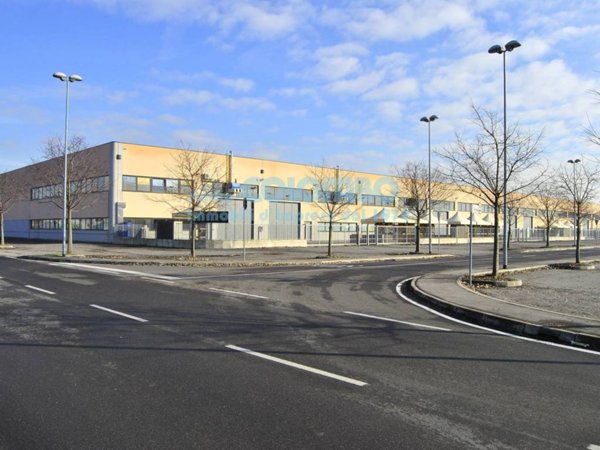 locale commerciale in affitto a Castenedolo