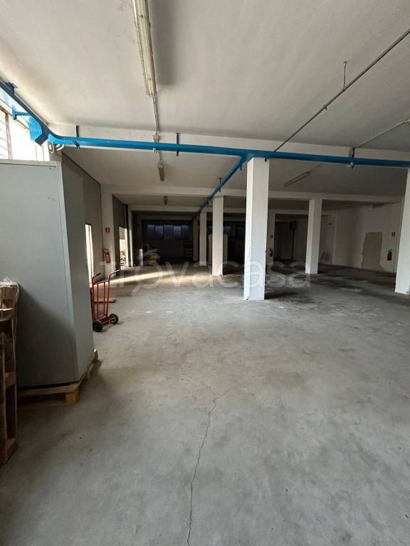 locale commerciale in affitto a Castenedolo in zona Capodimonte