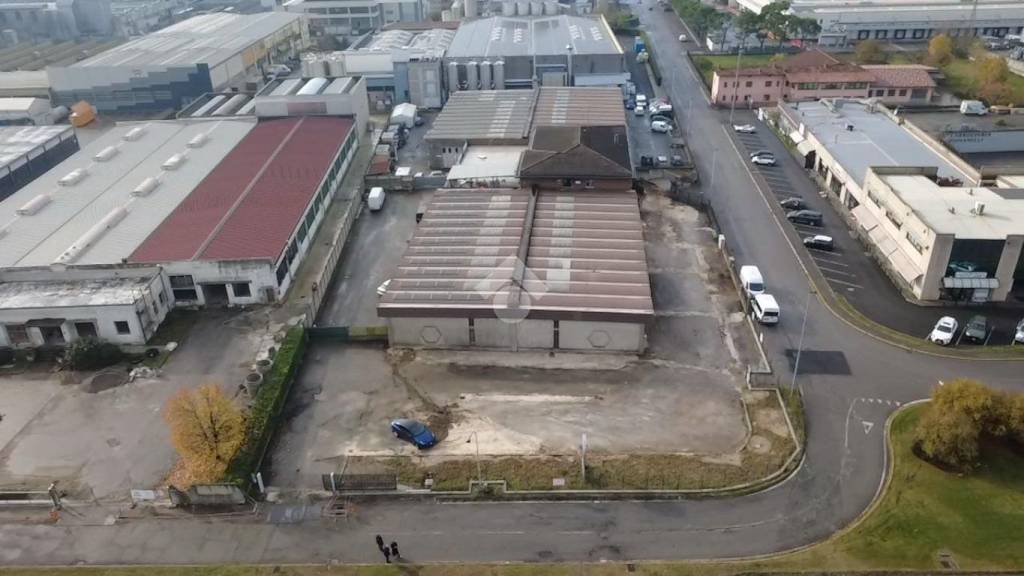 locale commerciale in affitto a Castenedolo