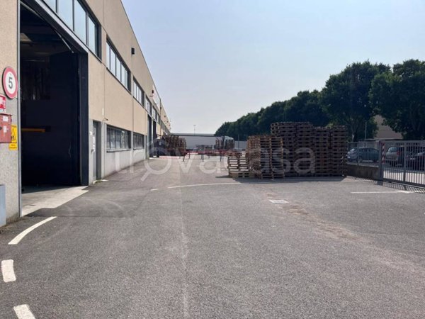 locale commerciale in affitto a Castenedolo