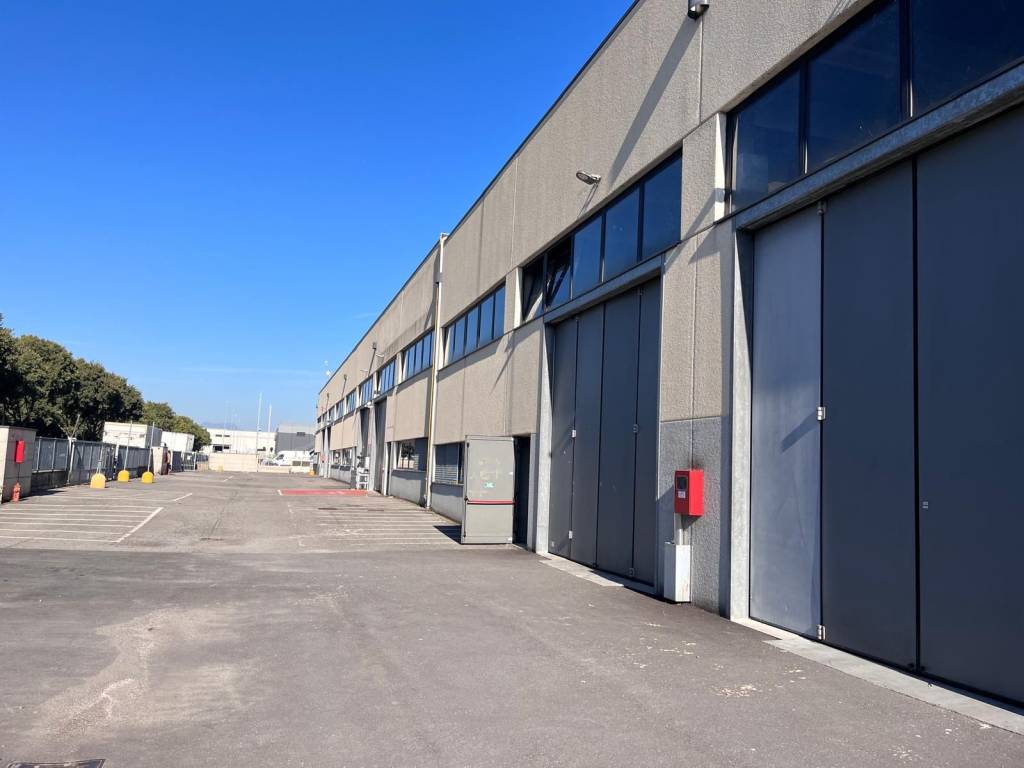 locale commerciale in affitto a Castenedolo in zona Capodimonte