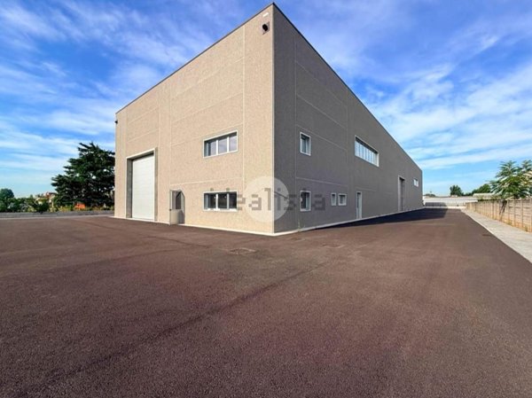 locale commerciale in affitto a Castenedolo in zona Capodimonte