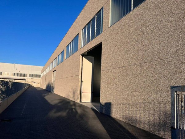 locale commerciale in affitto a Castenedolo in zona Capodimonte