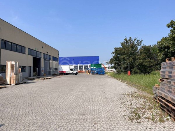 locale commerciale in affitto a Castenedolo in zona Capodimonte