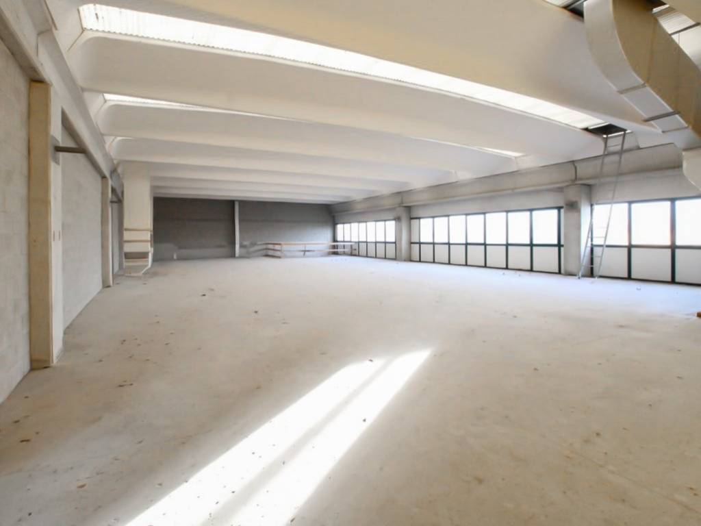 negozio in affitto a Castrezzato